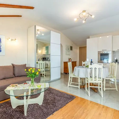 Korina Apartment