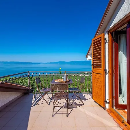 Korina דירה קוסטרנה